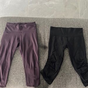 Black and purple size 6 leggings.